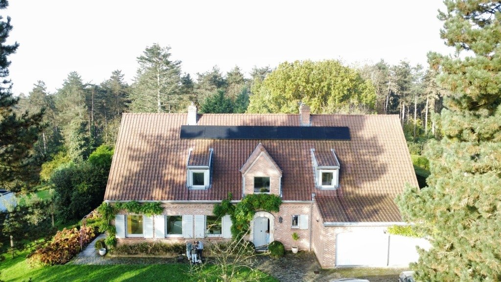 Maison des années 70′ de 300 m2 rénovée avec goût proche de Bruxelles – photo 2