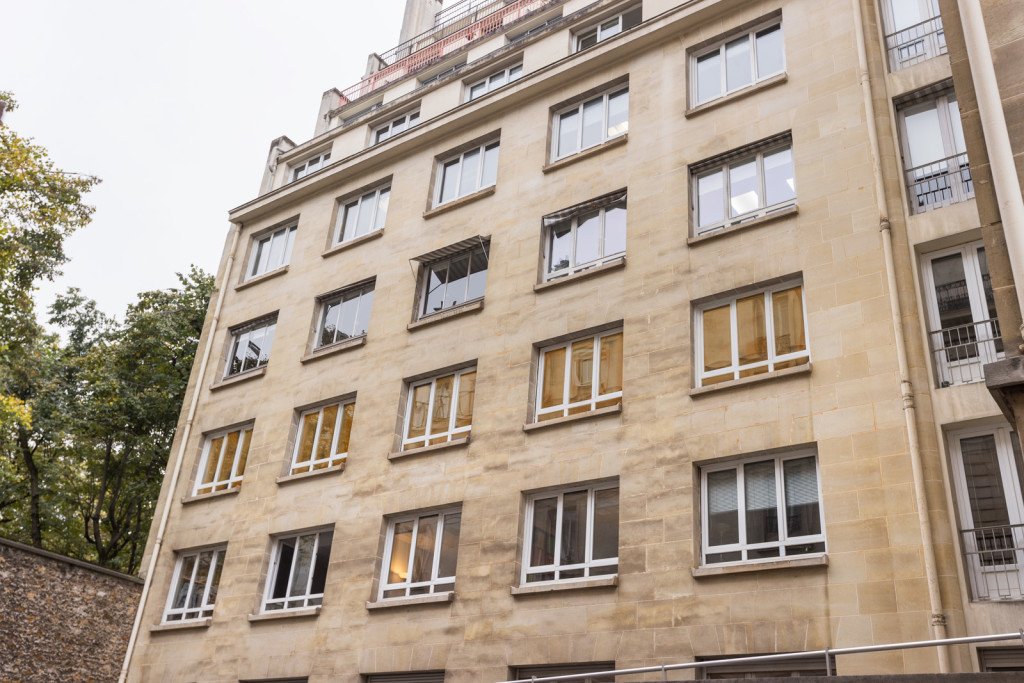 Espace de bureaux élégant à Paris – photo 14