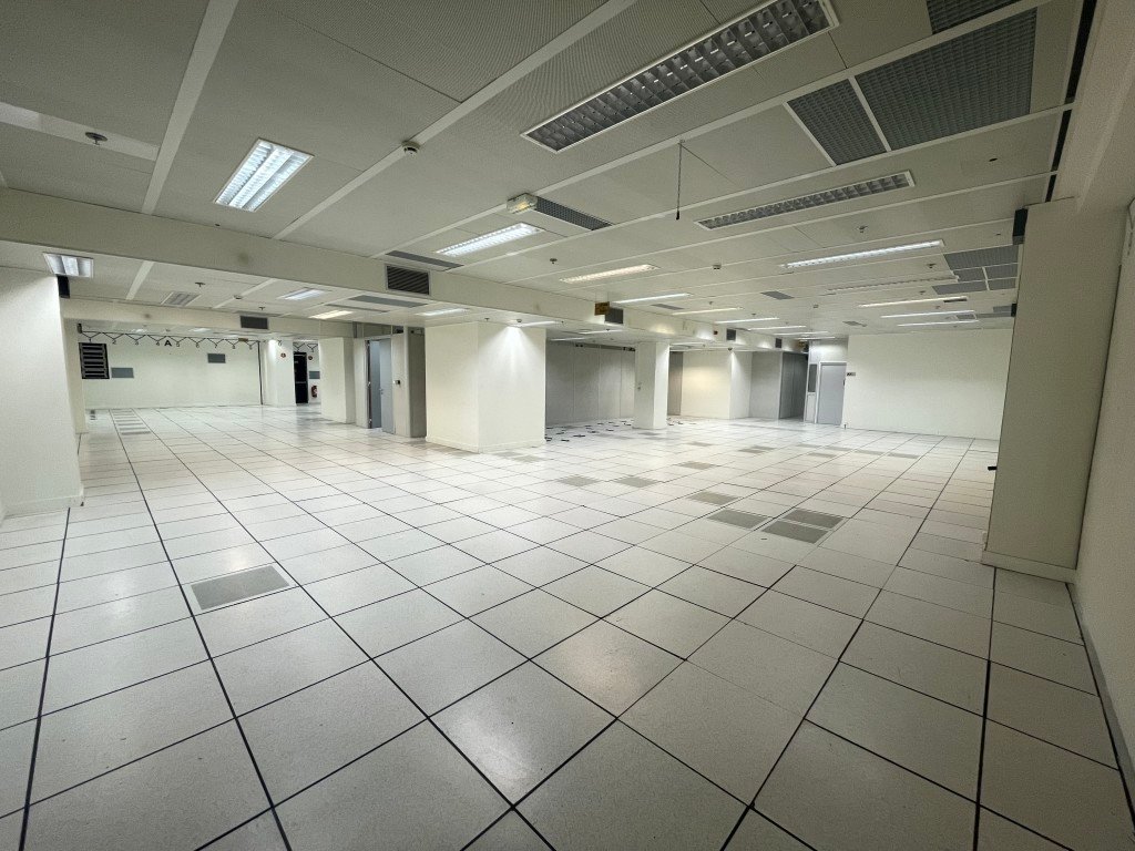 Ancien data center et Bureaux à louer pour vos tournages/shootings/clips en région parisienne – photo 3
