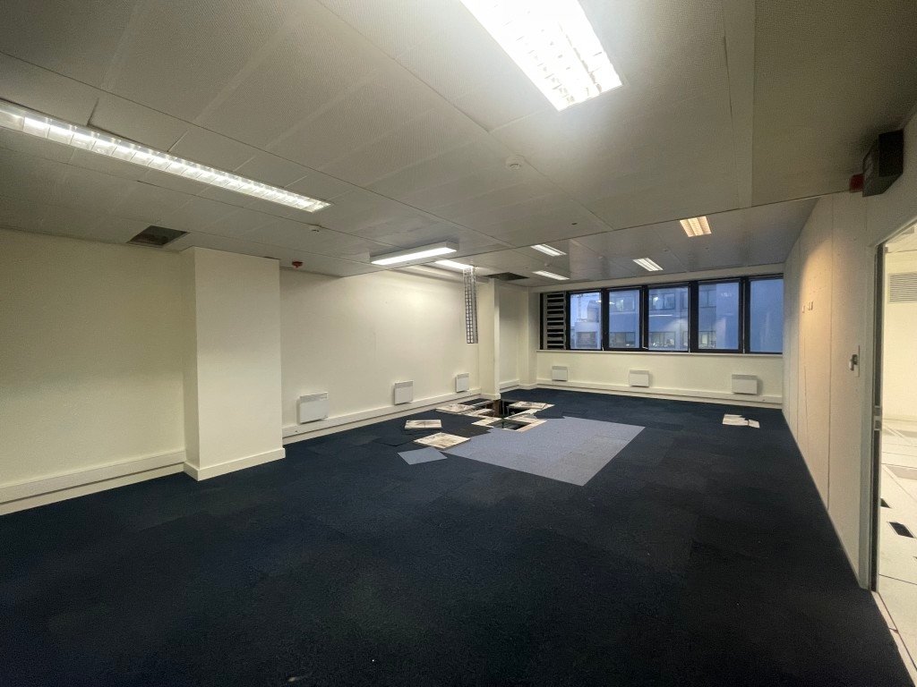 Ancien data center et Bureaux à louer pour vos tournages/shootings/clips en région parisienne – photo 9