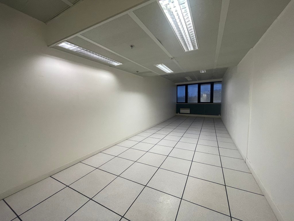 Ancien data center et Bureaux à louer pour vos tournages/shootings/clips en région parisienne – photo 13