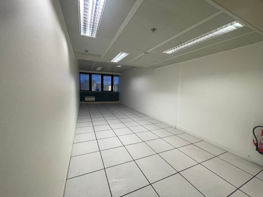 Ancien data center et Bureaux à louer pour vos tournages/shootings/clips en région parisienne – photo 14