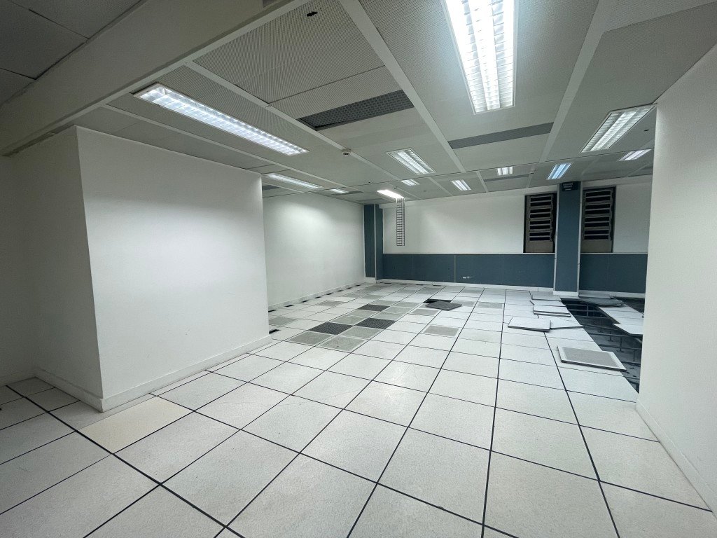 Ancien data center et Bureaux à louer pour vos tournages/shootings/clips en région parisienne – photo 15