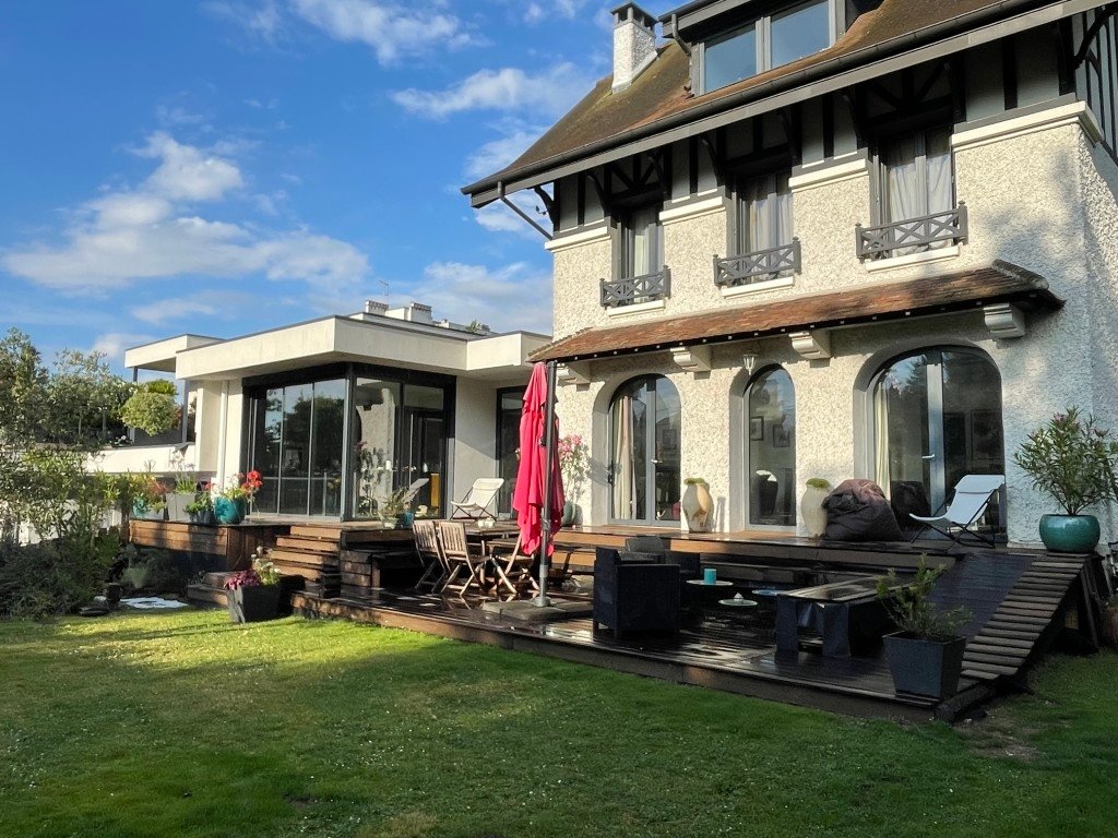 Maison contemporaine et ancienne en région parisienne – photo 1