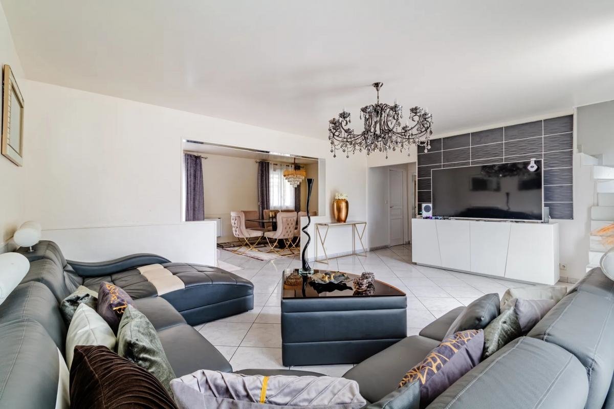 Maison moderne en région parisienne – photo 12