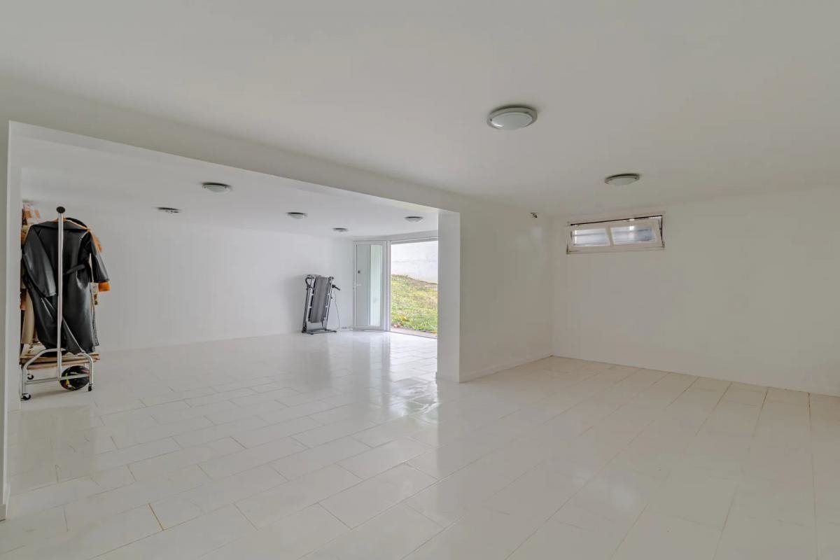 Maison moderne en région parisienne – photo 14