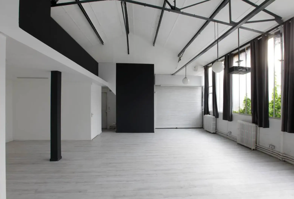 Loft d’Artiste Industriel vide de 250 m² proche de Paris pour clip/shooting/tournage – photo 2