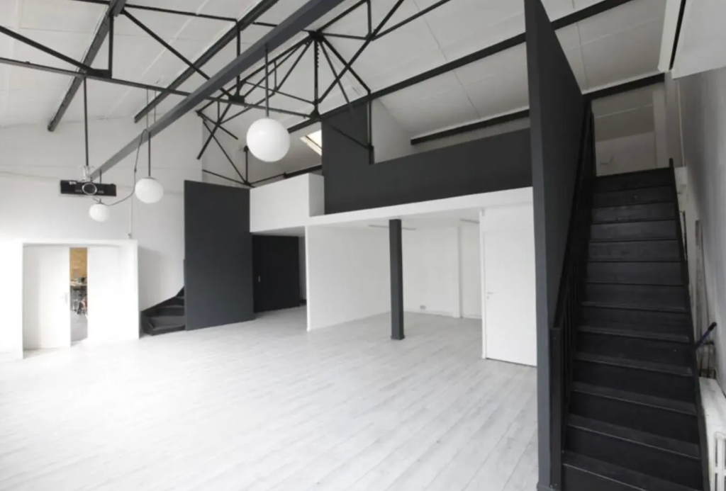 Loft d’Artiste Industriel vide de 250 m² proche de Paris pour clip/shooting/tournage – photo 10