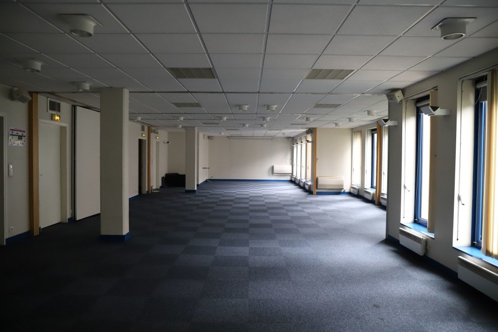 Deux bâtiments de 4000 m2 vides ou avec décors en région parisienne ” Exclusivité P.A.T” – photo 34