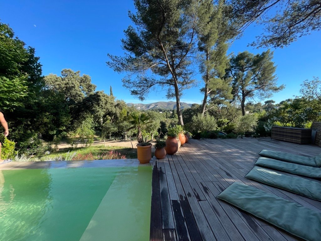 Bastide rénovée dans pinède proche de Marseille – photo 9