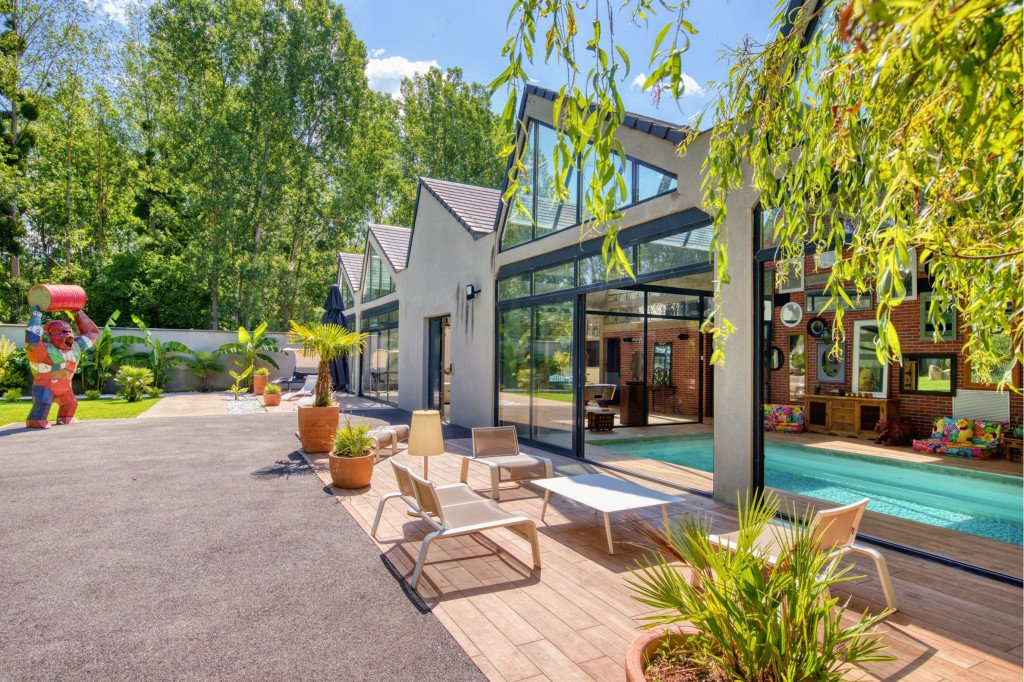 Loft contemporain avec différentes ambiances en région parisienne – photo 17