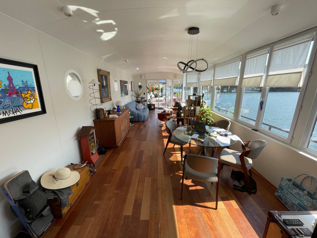 Péniche proche paris baignée de lumière – photo 7