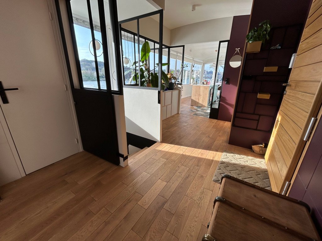 Péniche proche paris baignée de lumière – photo 12