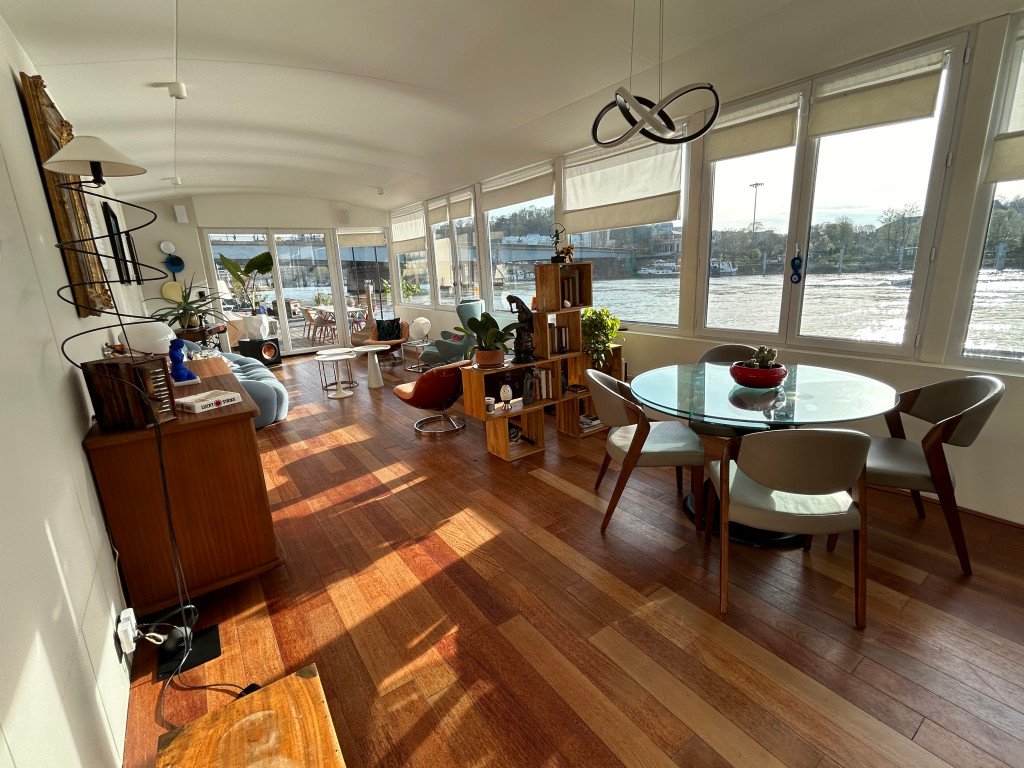 Péniche proche paris baignée de lumière – photo 14