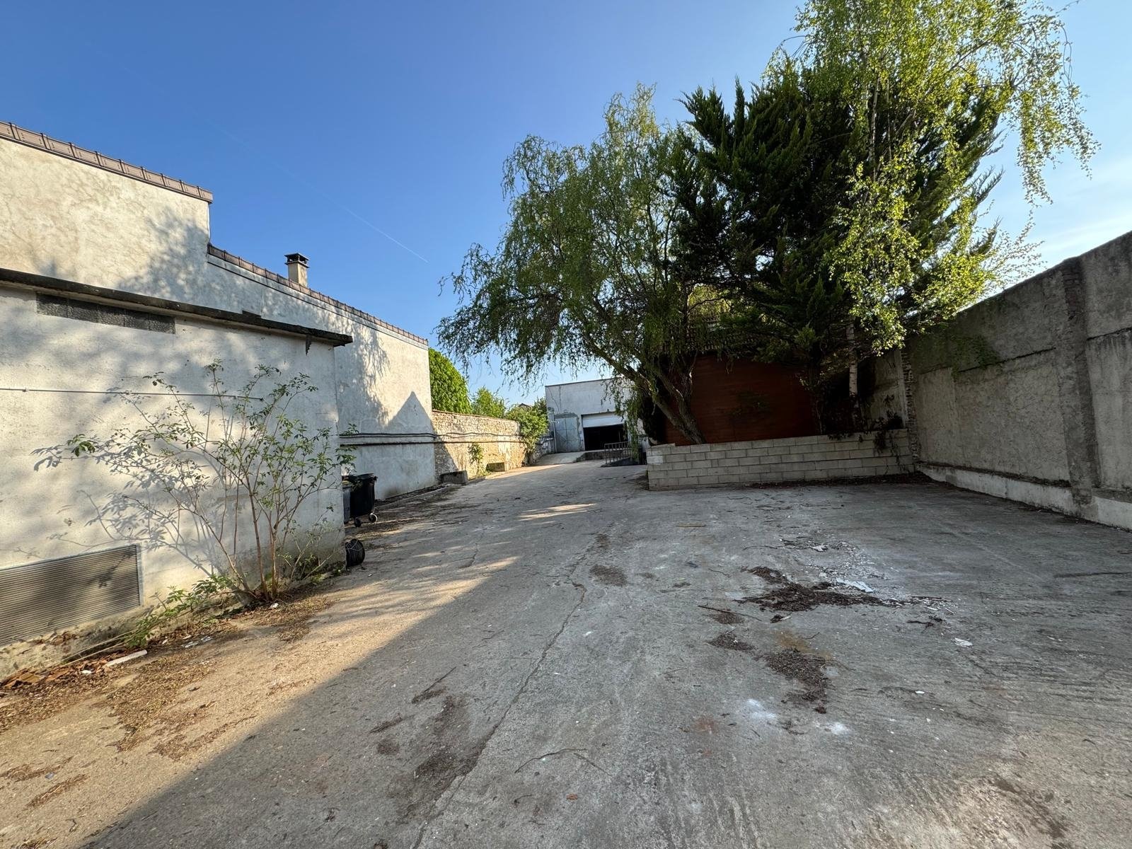 Usine vide et bureaux de 1600 m2 à louer pour vos tournages en région parisienne avec parking de 700 m2 – photo 8