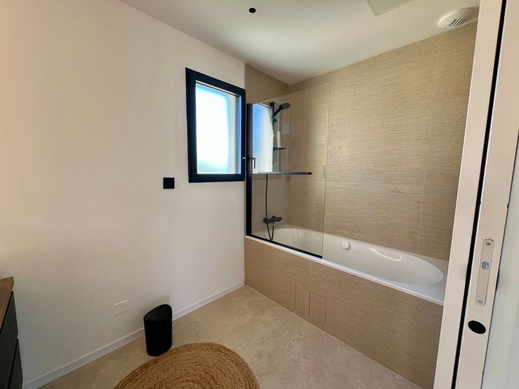 Maison contemporaine de 170 M2 dans le sud de la france – photo 13