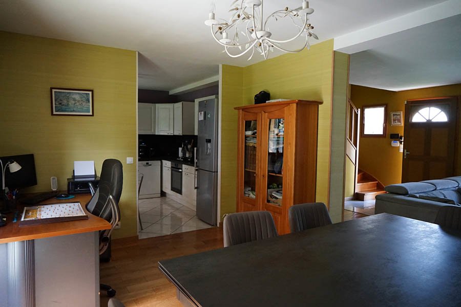 Pavillon de banlieue avec jardin en île de France – photo 9