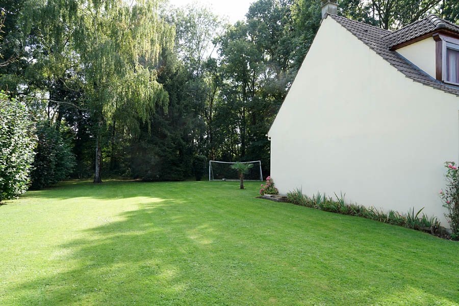 Pavillon de banlieue avec jardin en île de France – photo 34