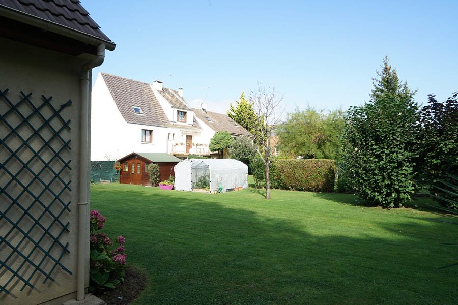 Pavillon de banlieue avec jardin en île de France – photo 37
