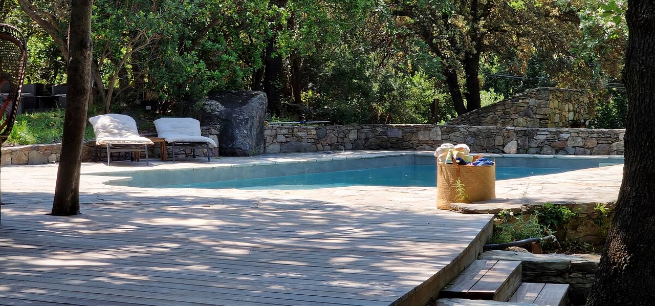 Bergerie corse rénovée avec piscine et terrain sauvage – photo 3