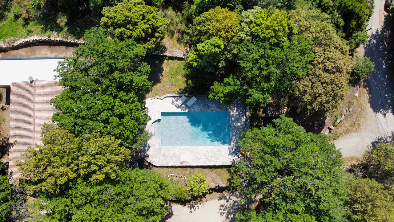 Bergerie corse rénovée avec piscine et terrain sauvage – photo 6