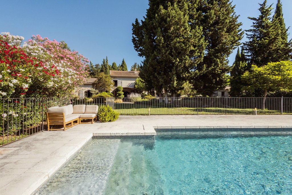 Mas élégant de 290 m2 proche d’Avignon – photo 5