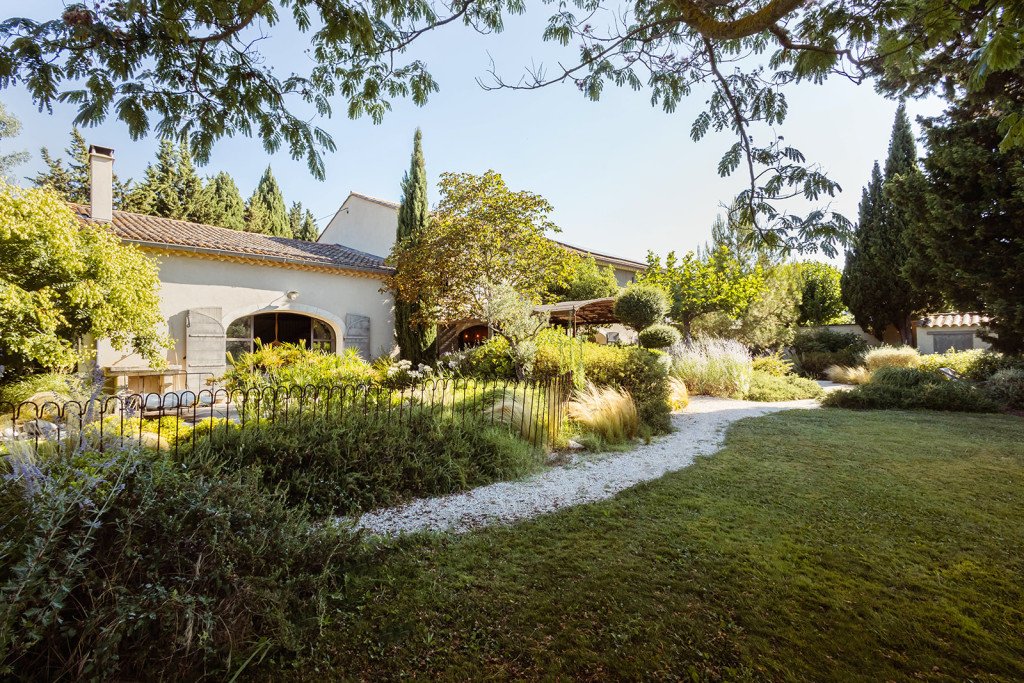 Mas élégant de 290 m2 proche d’Avignon – photo 10