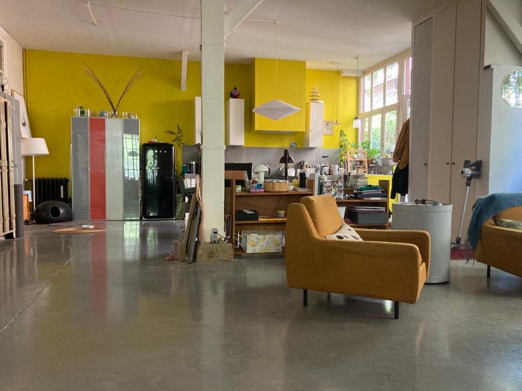 Appartement original et atypique sur cour à Paris – photo 4