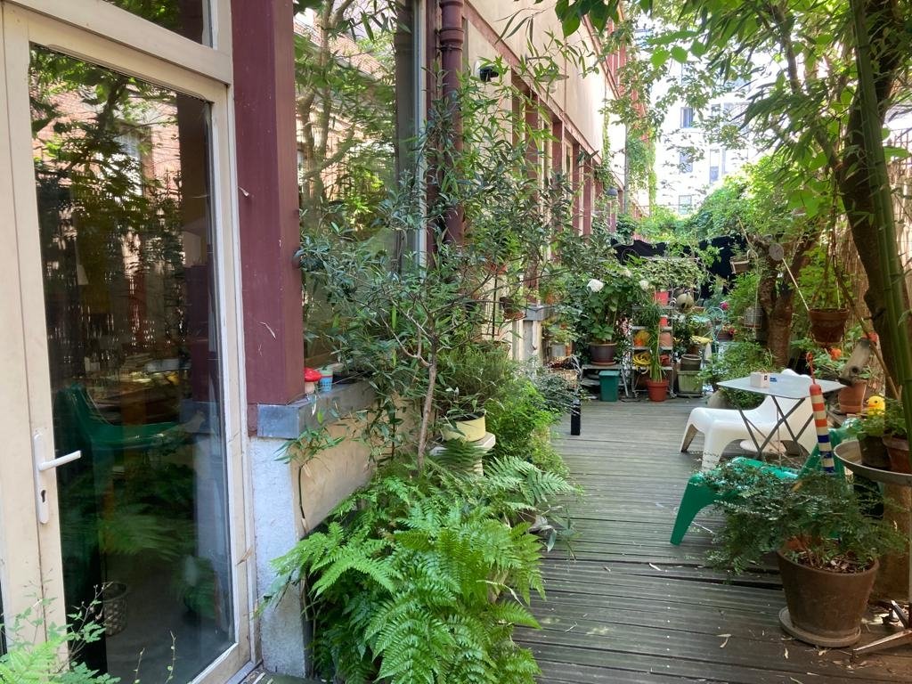 Appartement original et atypique sur cour à Paris – photo 5