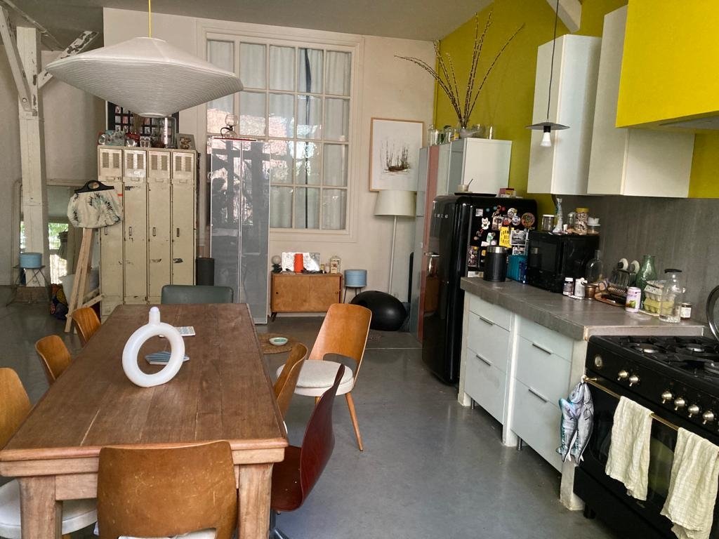 Appartement original et atypique sur cour à Paris – photo 10