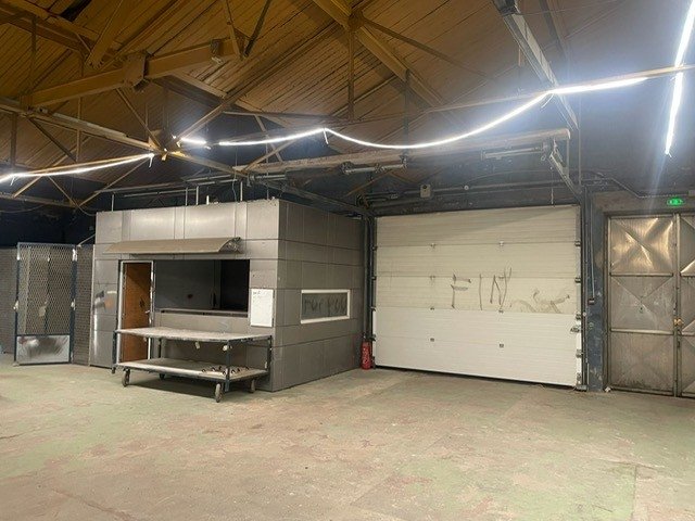 Usine vide et bureaux de 1600 m2 à louer pour vos tournages en région parisienne avec parking de 700 m2 – photo 20
