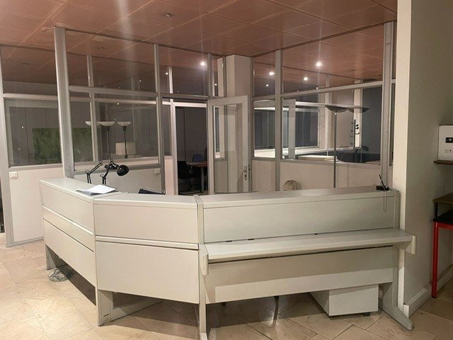 Usine vide et bureaux de 1600 m2 à louer pour vos tournages en région parisienne avec parking de 700 m2 – photo 25