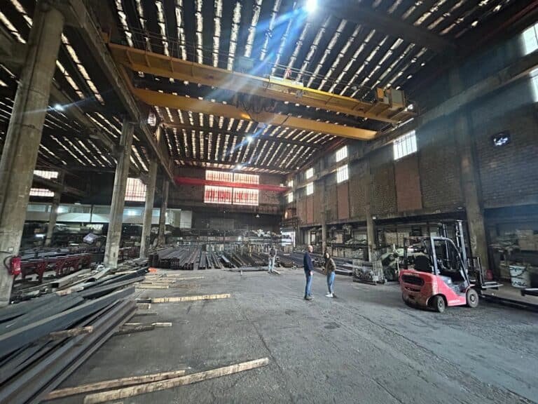 Hangar métallurgie 12000m² en région parisienne - photo 66d82912af567964977073.jpg